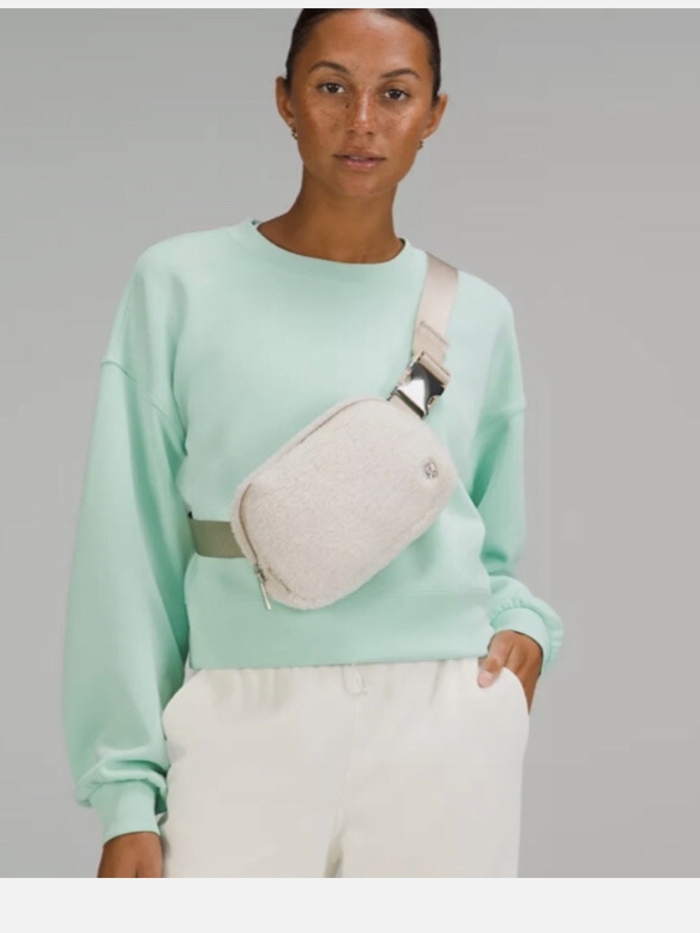 Lululemon Everywhere Belt Bag Fleece - Natural Ivory/Trench